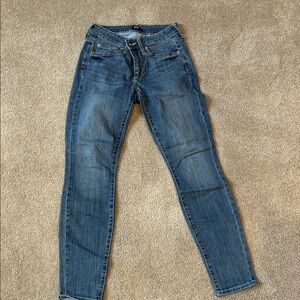 Gap size 4 curvy skinny jeans